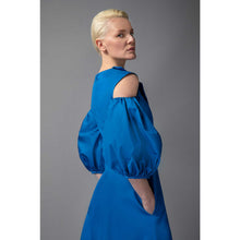 Load image into Gallery viewer, Model Is Wearing Asymmetric  A-Line Cotton Dress in Blue - Close-up Side Back and Sleeve View