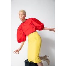 Görseli Galeri görüntüleyiciye yükleyin, Model Is Wearing High Waisted Cotton Yellow Pencil Skirt - Front Side View

